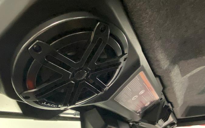 2026 Can-Am SSV DEF MAX LTD 65 HD11 CA HB 26 Limited HD11