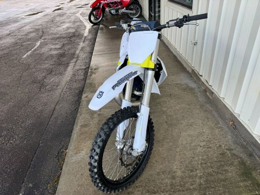 2025 Husqvarna TC 300