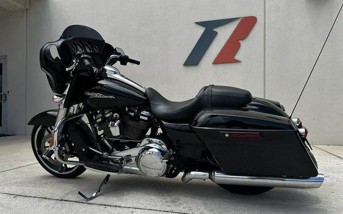 2017 Harley-Davidson Street Glide FLHX
