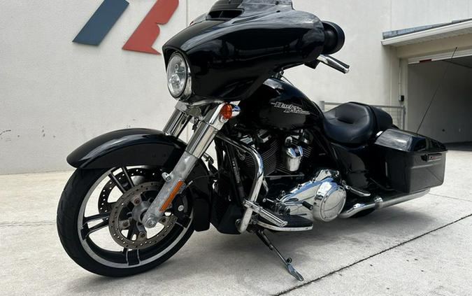 2017 Harley-Davidson Street Glide FLHX