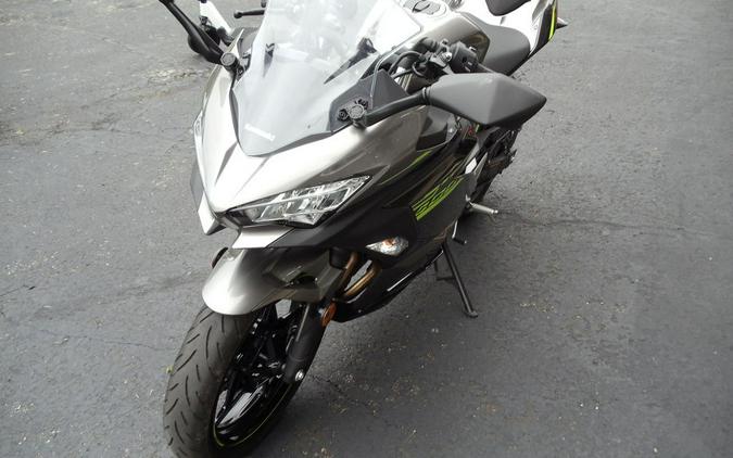 2021 Kawasaki Ninja® 400 ABS Metallic Gray/Metallic Magnetic Dark Gray