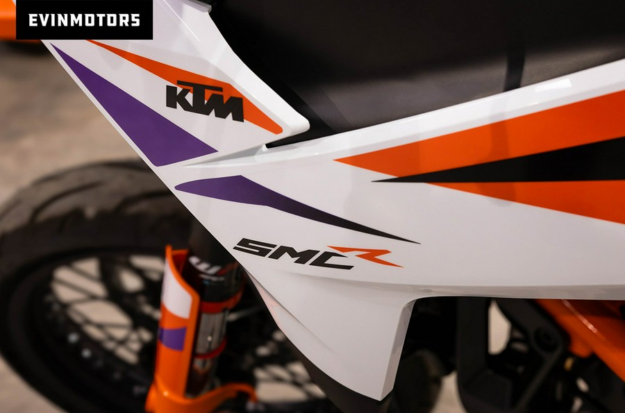 2025 KTM 390 SMC R