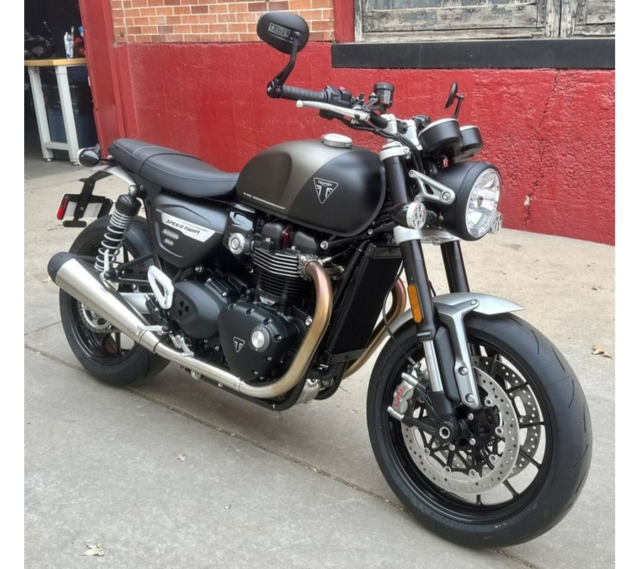 2024 Triumph Speed Twin 1200 Matte Ironstone/Matte Storm Grey