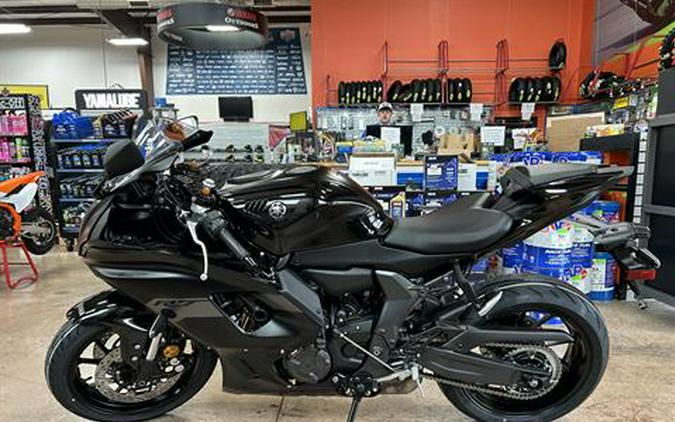 2025 Yamaha YZF-R7