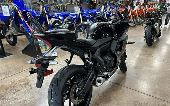 2025 Yamaha YZF-R7