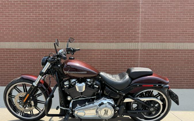 2018 Harley-Davidson® Breakout® Twisted Cherry