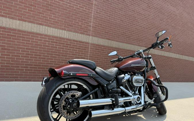 2018 Harley-Davidson® Breakout® Twisted Cherry