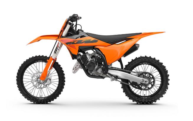 2025 KTM SX Lineup First Look: 300, 250, 150, 125 [11 Fast Facts]