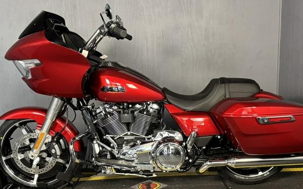 2025 Harley-Davidson® Road Glide™ FLTRX BRILLIANT RED
