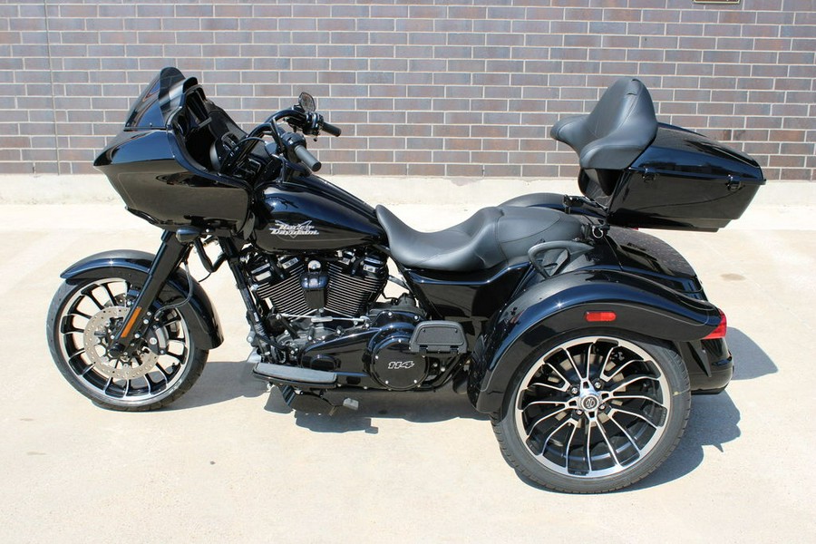 2025 Harley-Davidson® FLTRT - Road Glide® 3