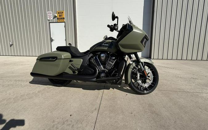 2025 Indian Motorcycle® Challenger® Dark Horse® 112 Moss Green Smoke