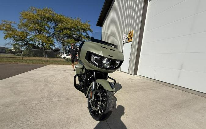 2025 Indian Motorcycle® Challenger® Dark Horse® 112 Moss Green Smoke