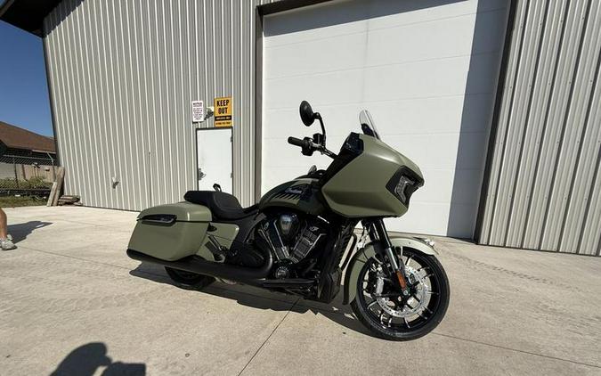 2025 Indian Motorcycle® Challenger® Dark Horse® 112 Moss Green Smoke