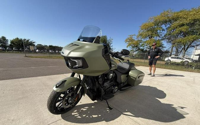 2025 Indian Motorcycle® Challenger® Dark Horse® 112 Moss Green Smoke