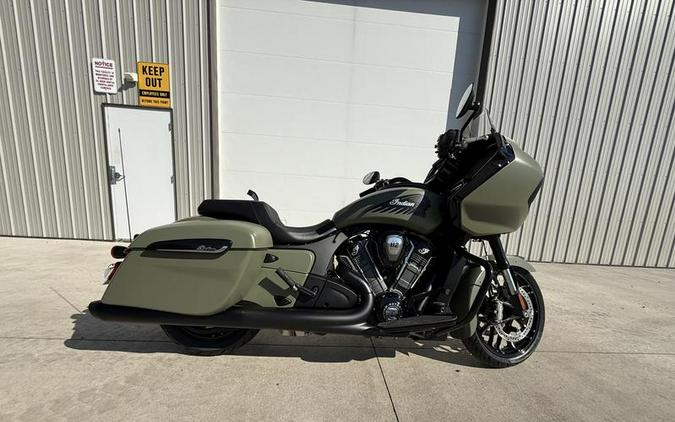 2025 Indian Motorcycle® Challenger® Dark Horse® 112 Moss Green Smoke