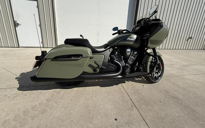 2025 Indian Motorcycle® Challenger® Dark Horse® 112 Moss Green Smoke