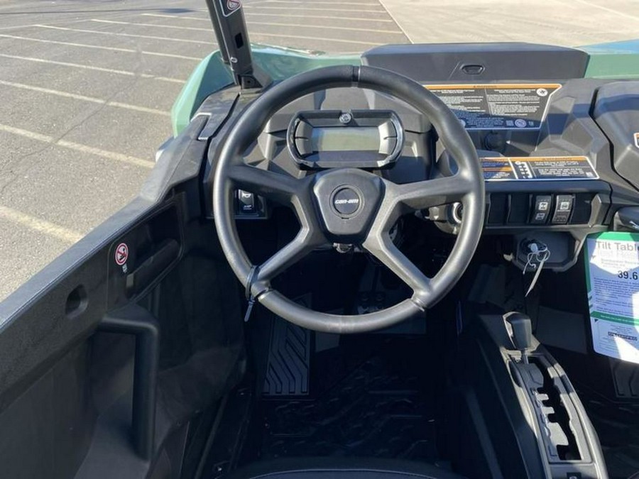 2025 Can-Am® Commander MAX DPS 1000R