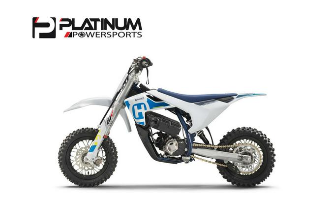 2023 Husqvarna® EE3