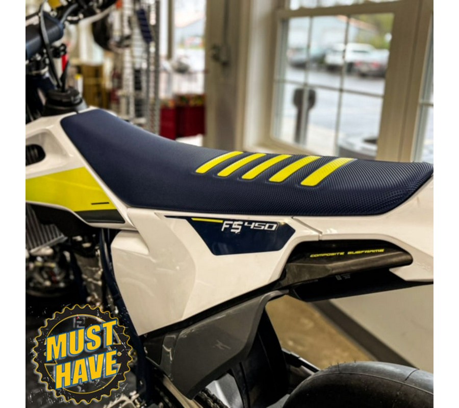 2023 Husqvarna® EE3