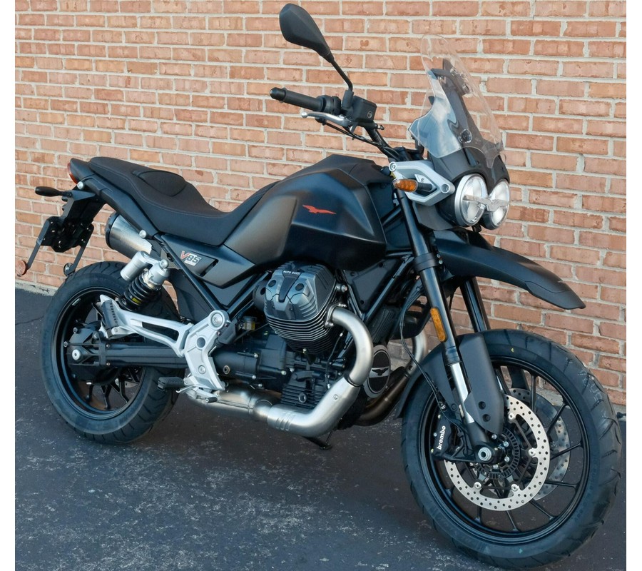 2025 Moto Guzzi V85 Strada
