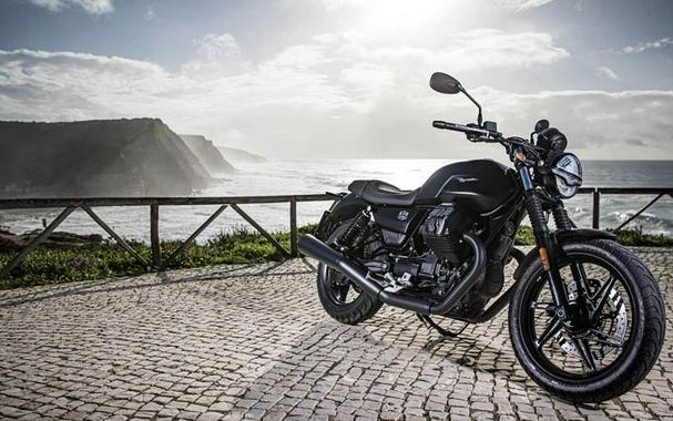 2021 Moto Guzzi V7 Stone E5