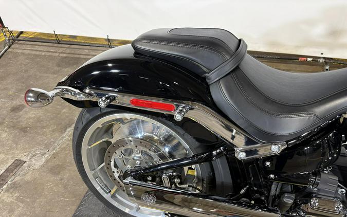 2022 Harley-Davidson® Fat Boy® 114 Vivid Black