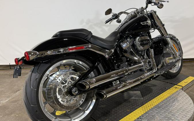 2022 Harley-Davidson® Fat Boy® 114 Vivid Black