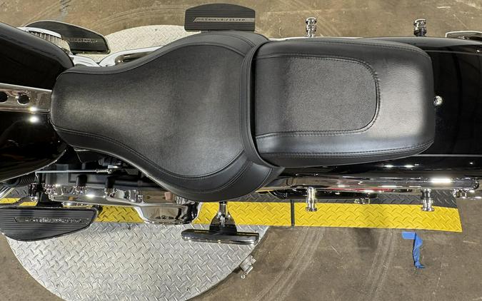 2022 Harley-Davidson® Fat Boy® 114 Vivid Black