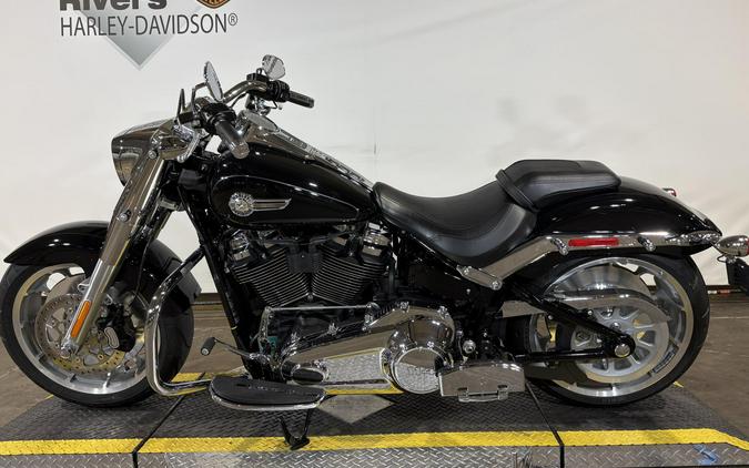 2022 Harley-Davidson® Fat Boy® 114 Vivid Black
