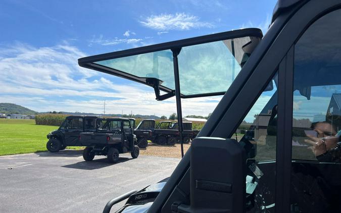 2024 Can-Am® Defender MAX Lone Star Cab HD10