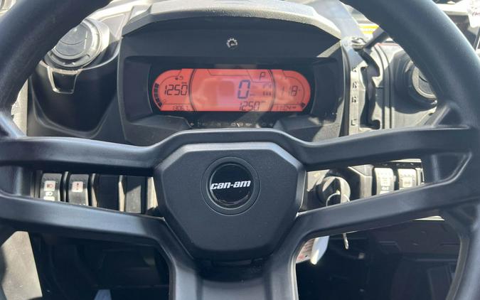 2024 Can-Am® Defender MAX Lone Star Cab HD10