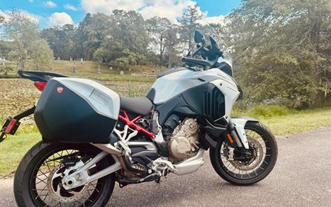 2024 Ducati Multistrada V4 S Travel & Radar