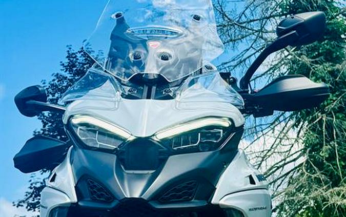 2024 Ducati Multistrada V4 S Travel & Radar