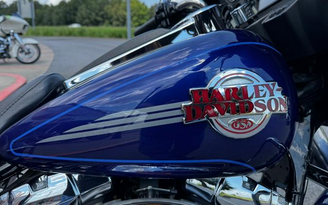 2007 Harley-Davidson® Electra Glide® Ultra Classic® Deep Cobalt