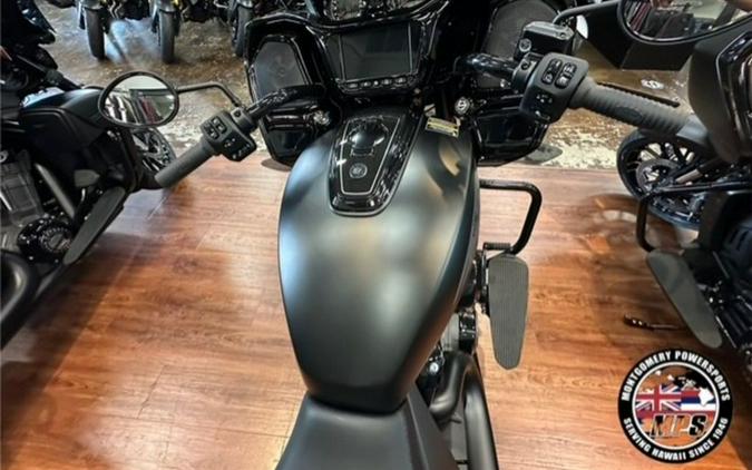 2026 Indian Motorcycle® Challenger® Dark Horse® Black Smoke