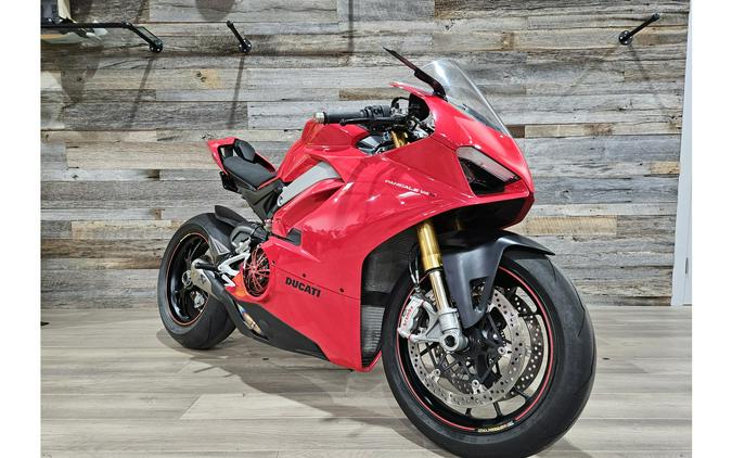 2018 Ducati Panigale V4 S – First Ride