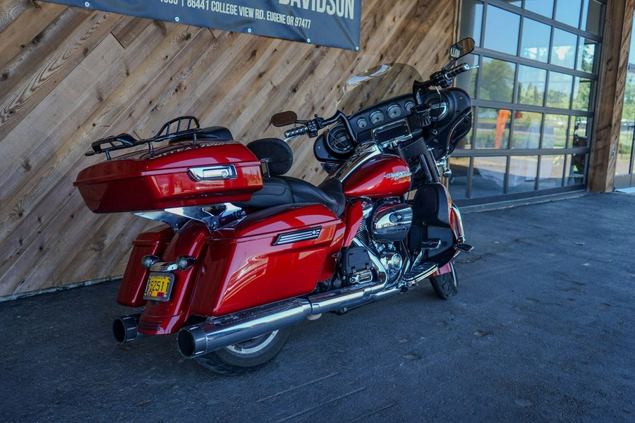 2018 Harley-Davidson Street Glide® Base