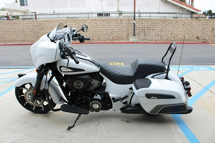 2024 Indian Motorcycle® Chieftain® Dark Horse® w/Powerband Audio Pkg Ghost White Metallic Smoke wit