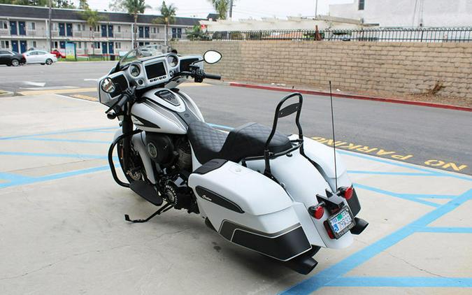 2024 Indian Motorcycle® Chieftain® Dark Horse® w/Powerband Audio Pkg Ghost White Metallic Smoke wit