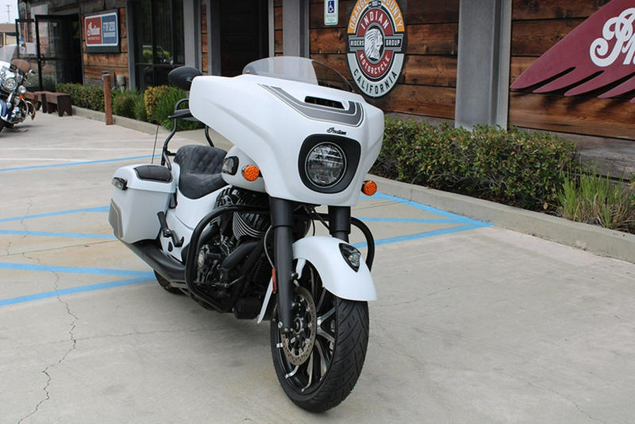 2024 Indian Motorcycle® Chieftain® Dark Horse® w/Powerband Audio Pkg Ghost White Metallic Smoke wit