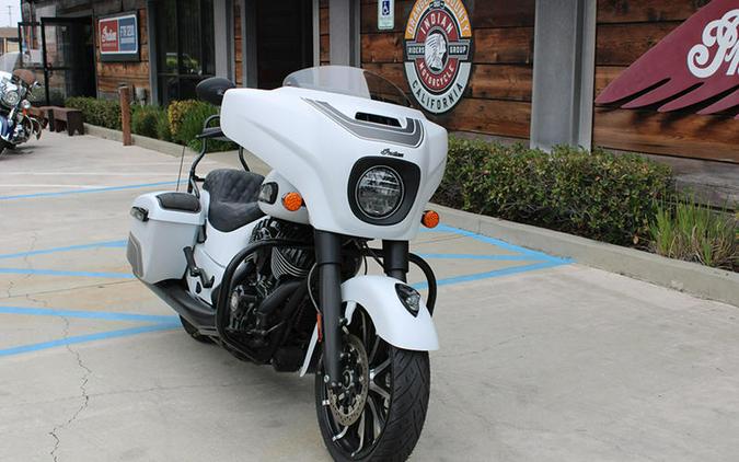 2024 Indian Motorcycle® Chieftain® Dark Horse® w/Powerband Audio Pkg Ghost White Metallic Smoke wit