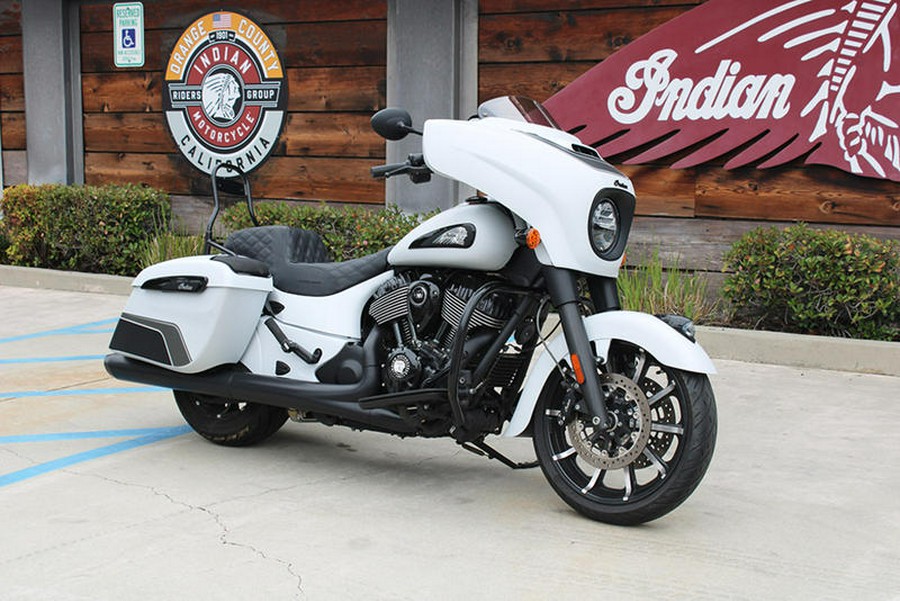 2024 Indian Motorcycle® Chieftain® Dark Horse® w/Powerband Audio Pkg Ghost White Metallic Smoke wit