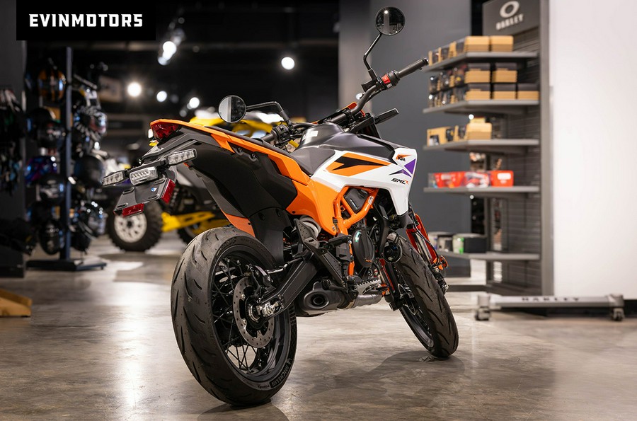 2025 KTM 390 SMC R