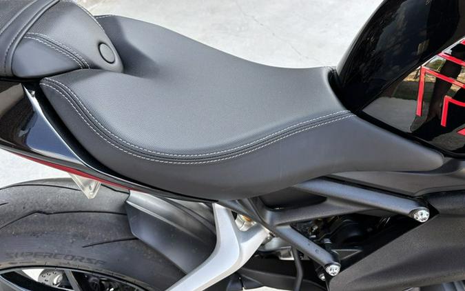 2025 Triumph Speed Triple 1200 RS Jet Black 1200 RS