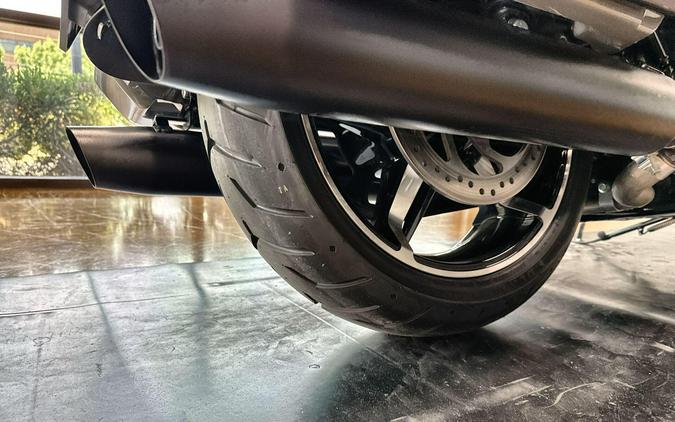 2026 Harley-Davidson® Street Glide® Dark Billiard Gray Black Solo Cast Wheels