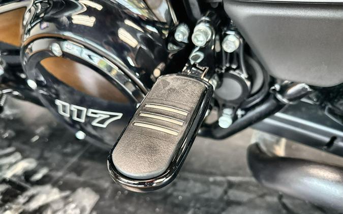 2026 Harley-Davidson® Street Glide® Dark Billiard Gray Black Solo Cast Wheels