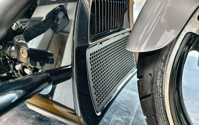 2026 Harley-Davidson® Street Glide® Dark Billiard Gray Black Solo Cast Wheels