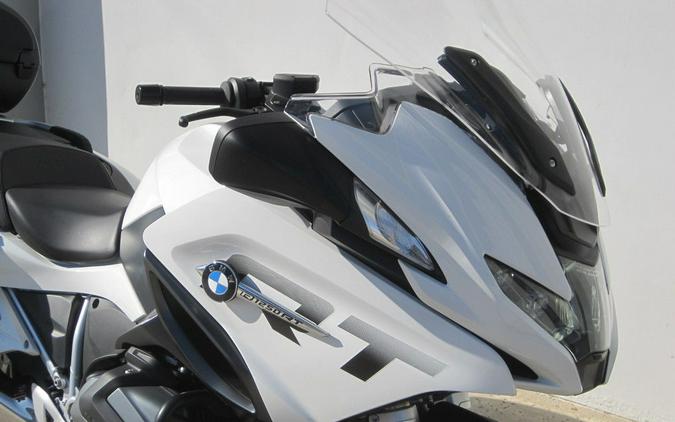 2024 BMW R 1250 RT Alpine White 3