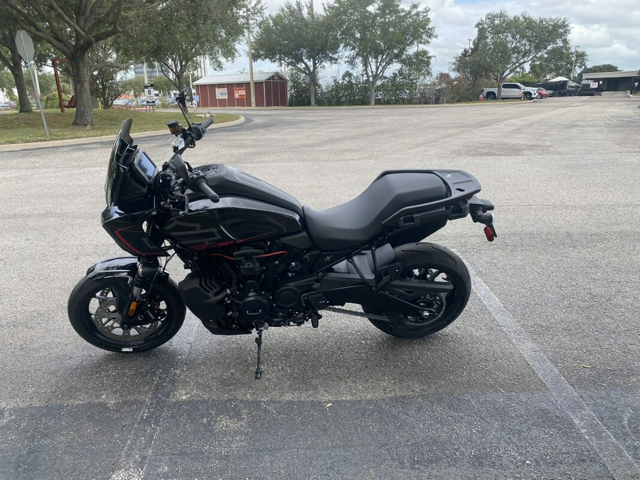 2025 Harley-Davidson® Pan America® 1250 ST