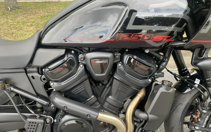 2025 Harley-Davidson® Pan America® 1250 ST